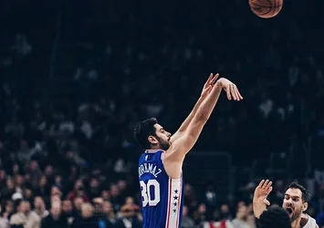 Furkan Korkmaz NBA'de maçın adamı seçildi