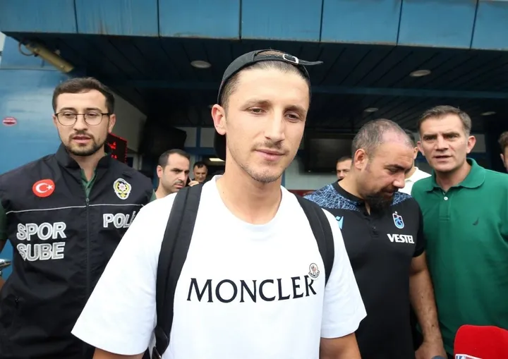 Trabzonspor'un yeni transferi Enis Bardhi kente geldi! İşte ilk sözleri - 2