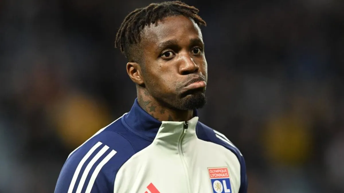 Wilfried Zaha'ya Lyon'dan bir şok daha!