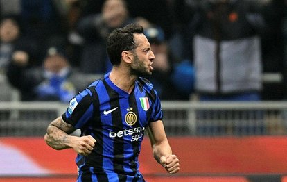 Hakan Çalhanoğlu’dan harika gol! Napoli’nin kalecisi Alex Meret’i böyle avladı