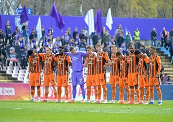 Arda Turan'lı S. Donetsk'in maçında hava saldırısı alarmı!