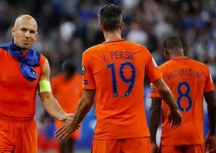 Van Persie kadrodan çıkarıldı