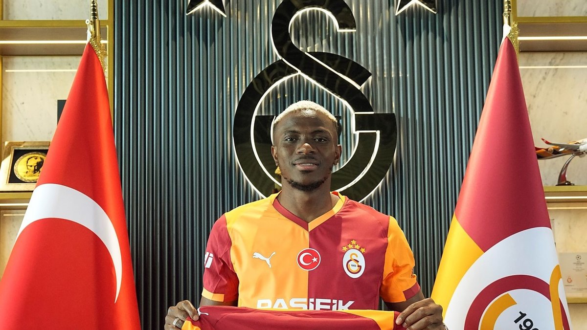Galatasaray Osimhen'i böyle bitirdi! İşte transferin bilinmeyenleri Galatasaray Osimhen'i böyle bitirdi! İşte transferin bilinmeyenleri