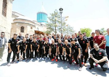 A Milli Takım Mevlana Müzesi'ni ziyaret etti