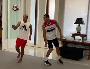 Cafu yıllara meydan okuyor! Aynı hareketi yeniden yaptı