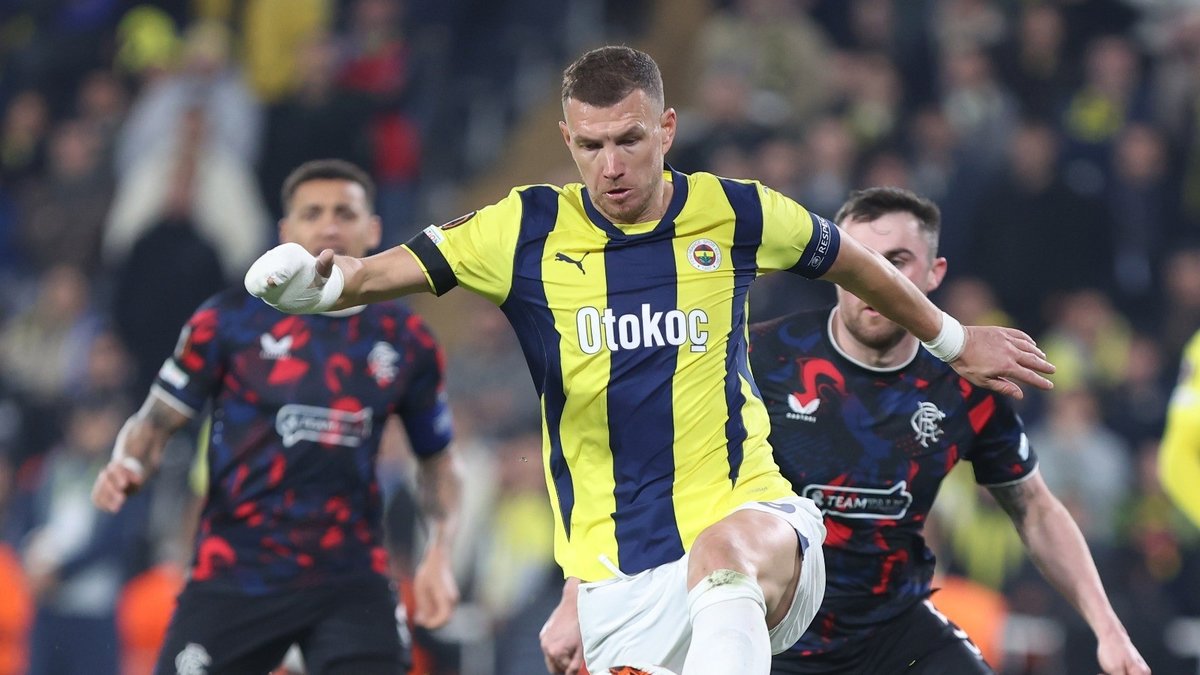 FENERBAHÇE TRANSFER HABERİ: Edin Dzeko İtalya'ya dönüyor! İşte yeni takımı FENERBAHÇE TRANSFER HABERİ: Edin Dzeko İtalya'ya dönüyor! İşte yeni takımı