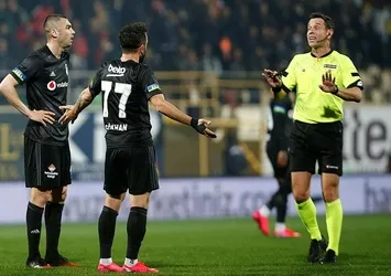 ‘VAR’ penaltı ‘YOK’ dedi!