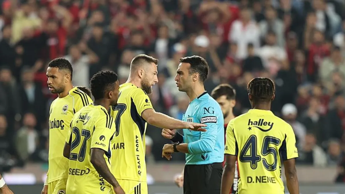 Gaziantep'te kırmızı kart çıktı! Fenerbahçe...
