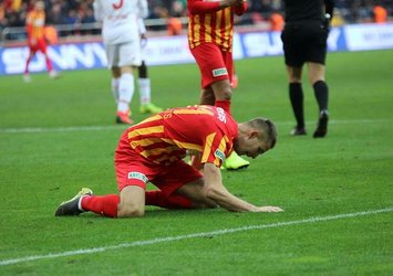 Kayserispor'da Artem Kravets çimleri dövdü
