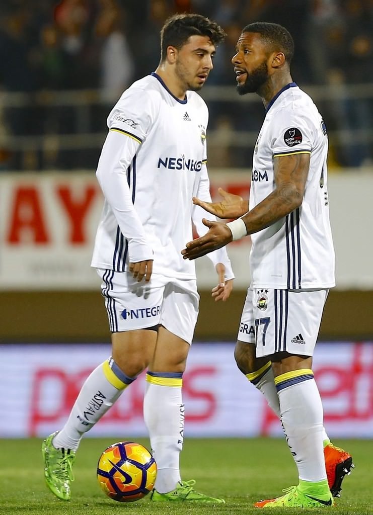 Fenerbahçe’de Lens’ten takım arkadaşlarına tepki