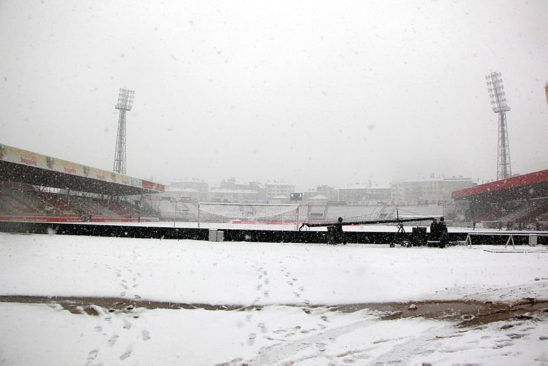Bolu’da saha beyaza büründü!
