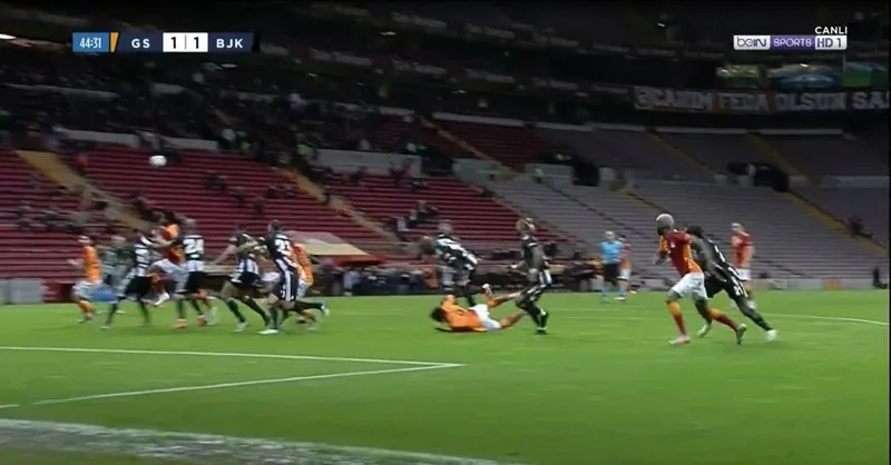 Galatasaray-Beşiktaş maçında 1 penaltı kararı daha çıktı! - 3