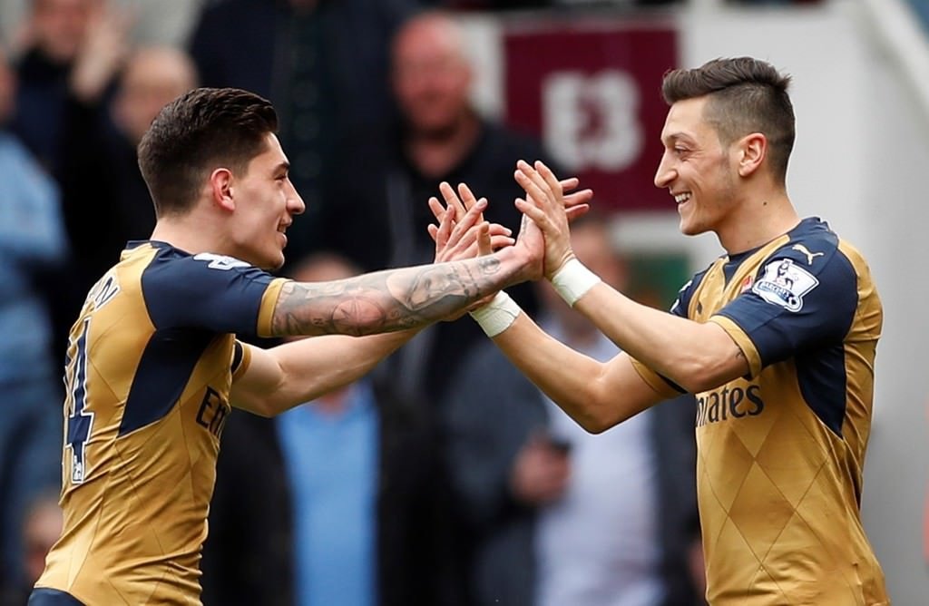 Arsenal’da yılın futbolcusu Mesut Özil