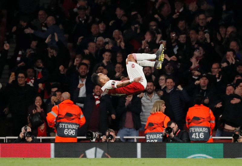 Aubameyang’dan takla şov! İşte o anlar...