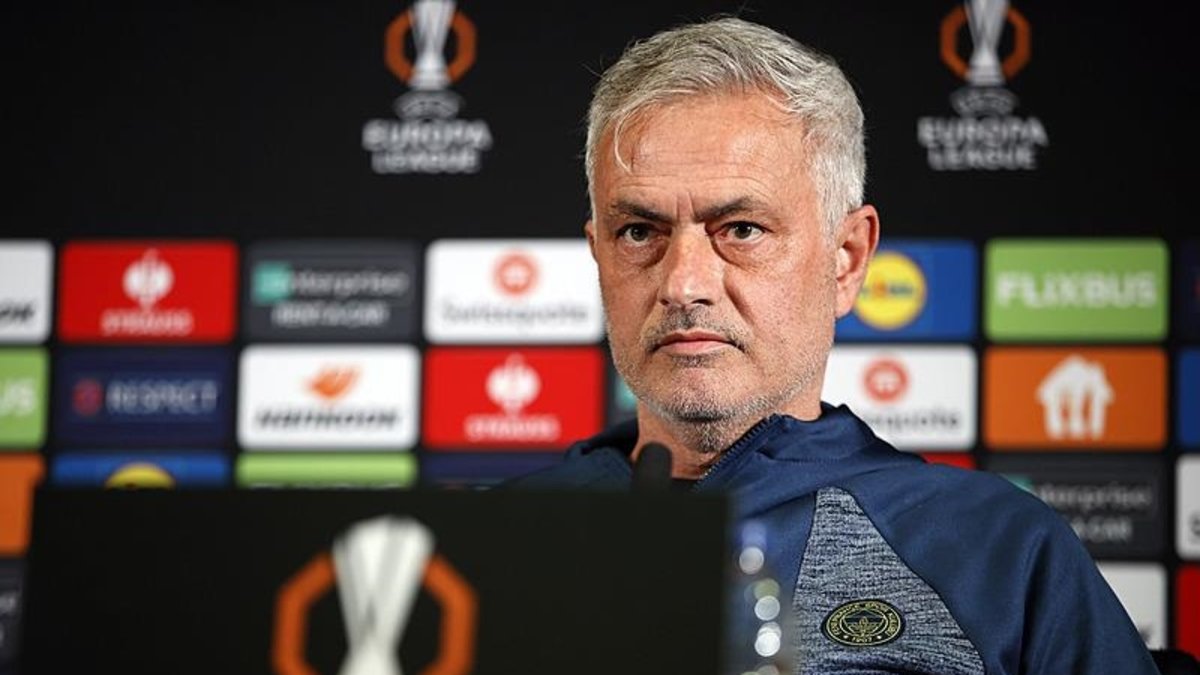 FENERBAHÇE TRANSFER HABERİ - Mourinho 'beklemeden alalım' dedi! Çifte imza geliyor FENERBAHÇE TRANSFER HABERİ - Mourinho 'beklemeden alalım' dedi! Çifte imza geliyor