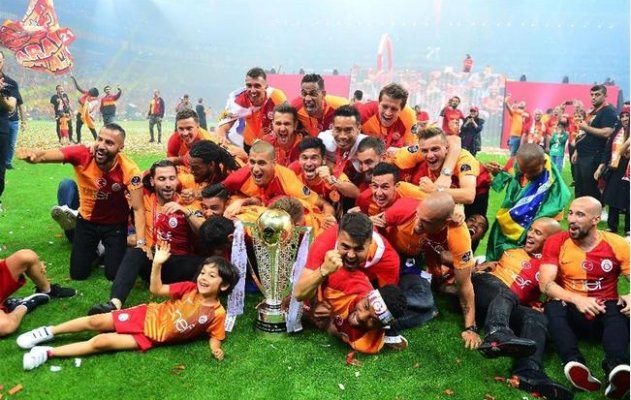 Galatasaray tribünde de rakiplerini geçti