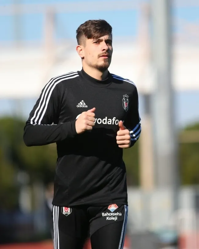 Son dakika spor haberi: Trabzonspor Beşiktaş ile sözleşmesi sona eren Dorukhan Toköz ile anlaşma sağladı! - 1