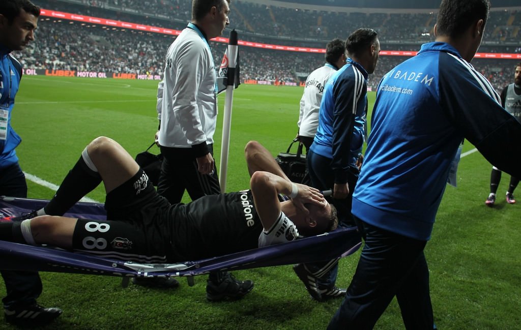 Caner Erkin sezonu kapattı