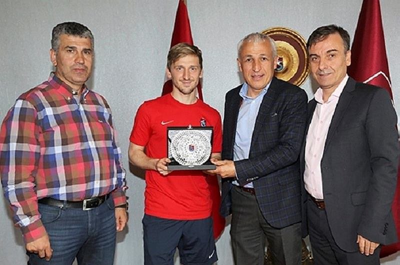 Ersun Yanal neşteri vurdu