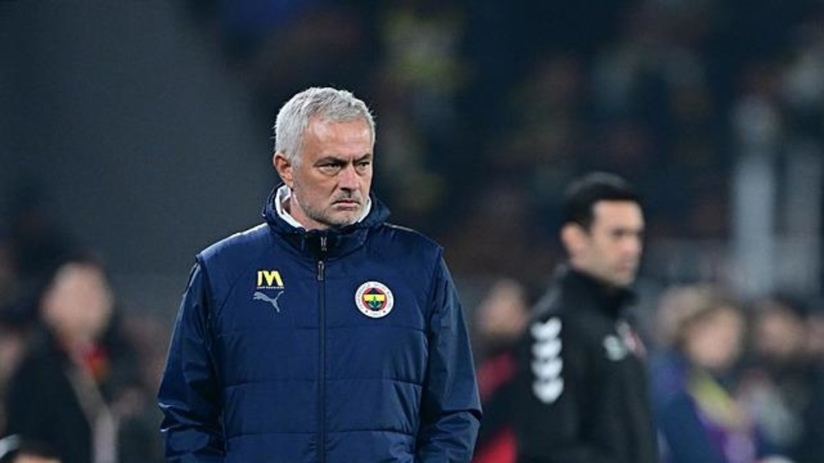 Fenerbahçe'de hataya yer yok! İşte Jose Mourinho'nun Bellona Kayserispor maçı 11'i Fenerbahçe'de hataya yer yok! İşte Jose Mourinho'nun Bellona Kayserispor maçı 11'i