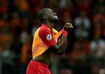 Badou Ndiaye kırmızı kart gördü