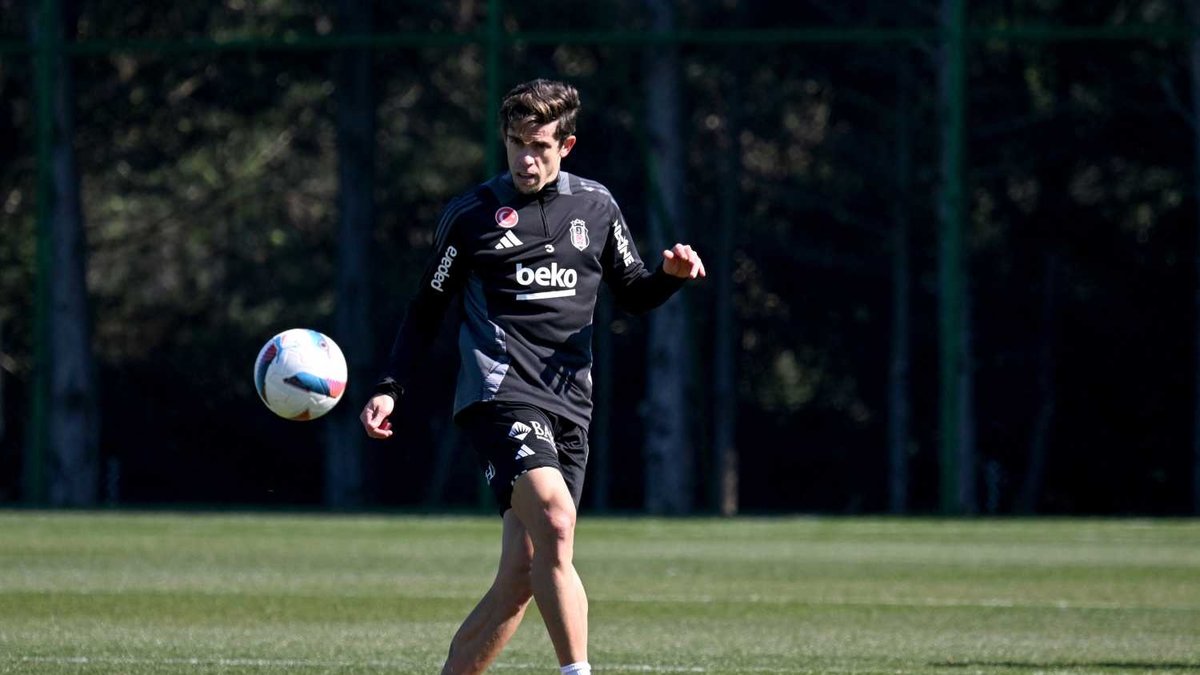 Gabriel Paulista: Kırmızı kartla maç bitti! Gabriel Paulista: Kırmızı kartla maç bitti!