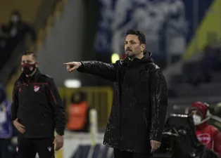 Fenerbahçe'de Erol Bulut Hatayspor maçı 11'ini belirledi! Mesut Özil ve Osayi...