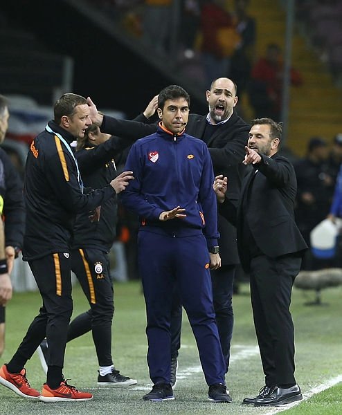 Dursun Özbek’ten Okan Buruk’a sert gönderme!