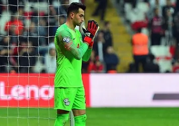 1 numaraya Gökhan Akkan
