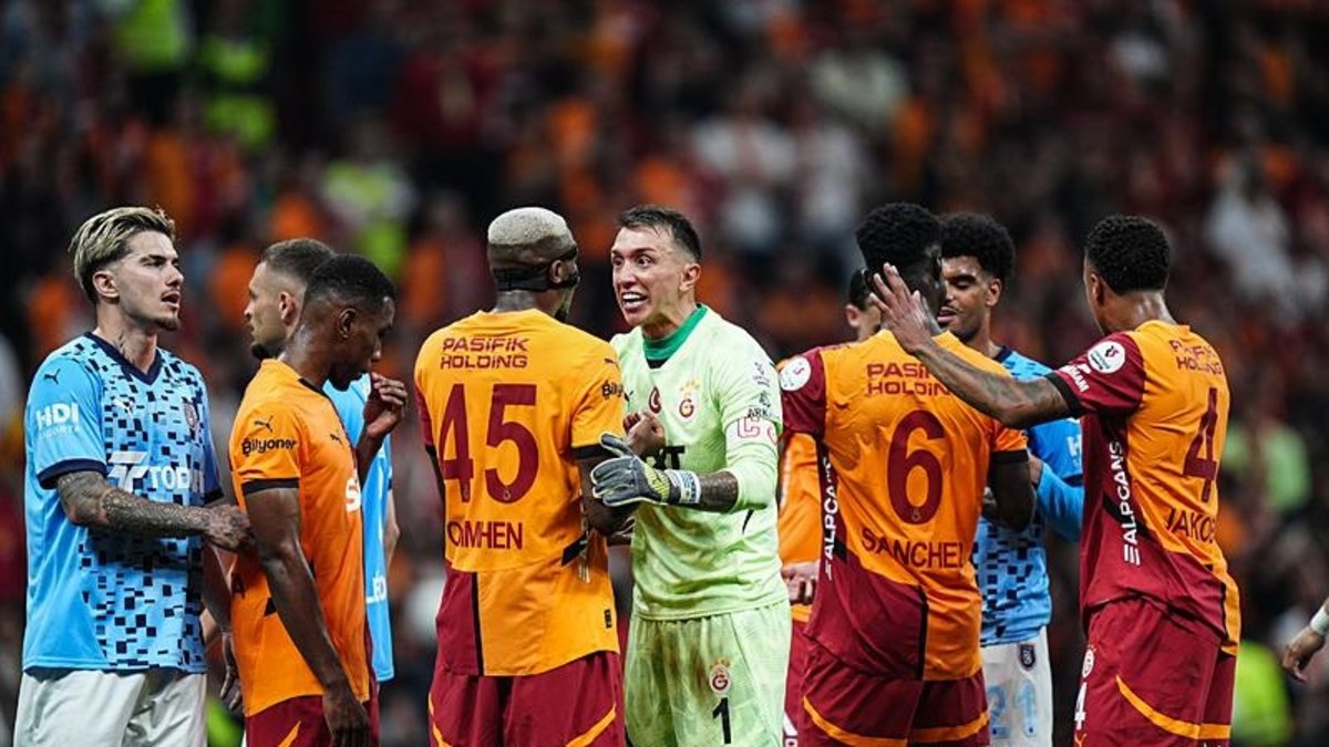 Spor yazarları Galatasaray - RAMS Başakşehir maçını değerlendirdi Spor yazarları Galatasaray - RAMS Başakşehir maçını değerlendirdi