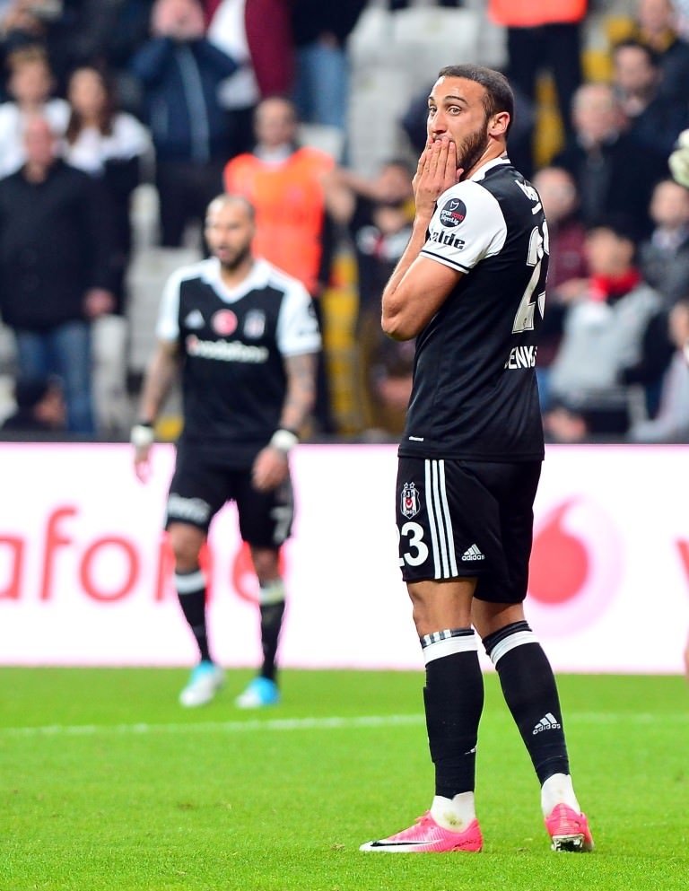 Cenk Tosun ilk peşinde