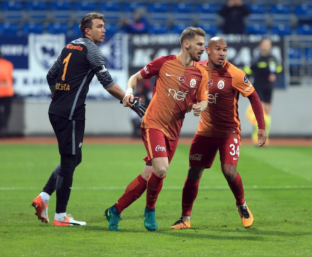 Serdar Aziz içerde misin?