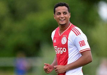 Ajaxlı futbolcunun aracı yandı!
