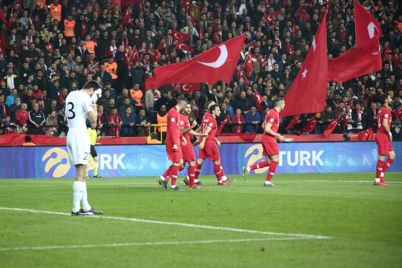 A Millilerden ’Hello Brother’ mesajı