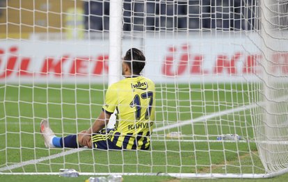 Son dakika spor haberi: Fenerbahçe - Sivasspor maçında sakatlık şoku! İrfan Can Kahveci oyuna devam edemedi