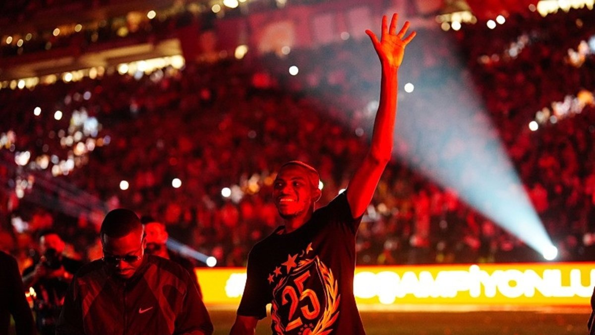 Dursun Özbek'ten flaş Victor Osimhen açıklaması! Galatasaray'da kalacak mı? Dursun Özbek'ten flaş Victor Osimhen açıklaması! Galatasaray'da kalacak mı?