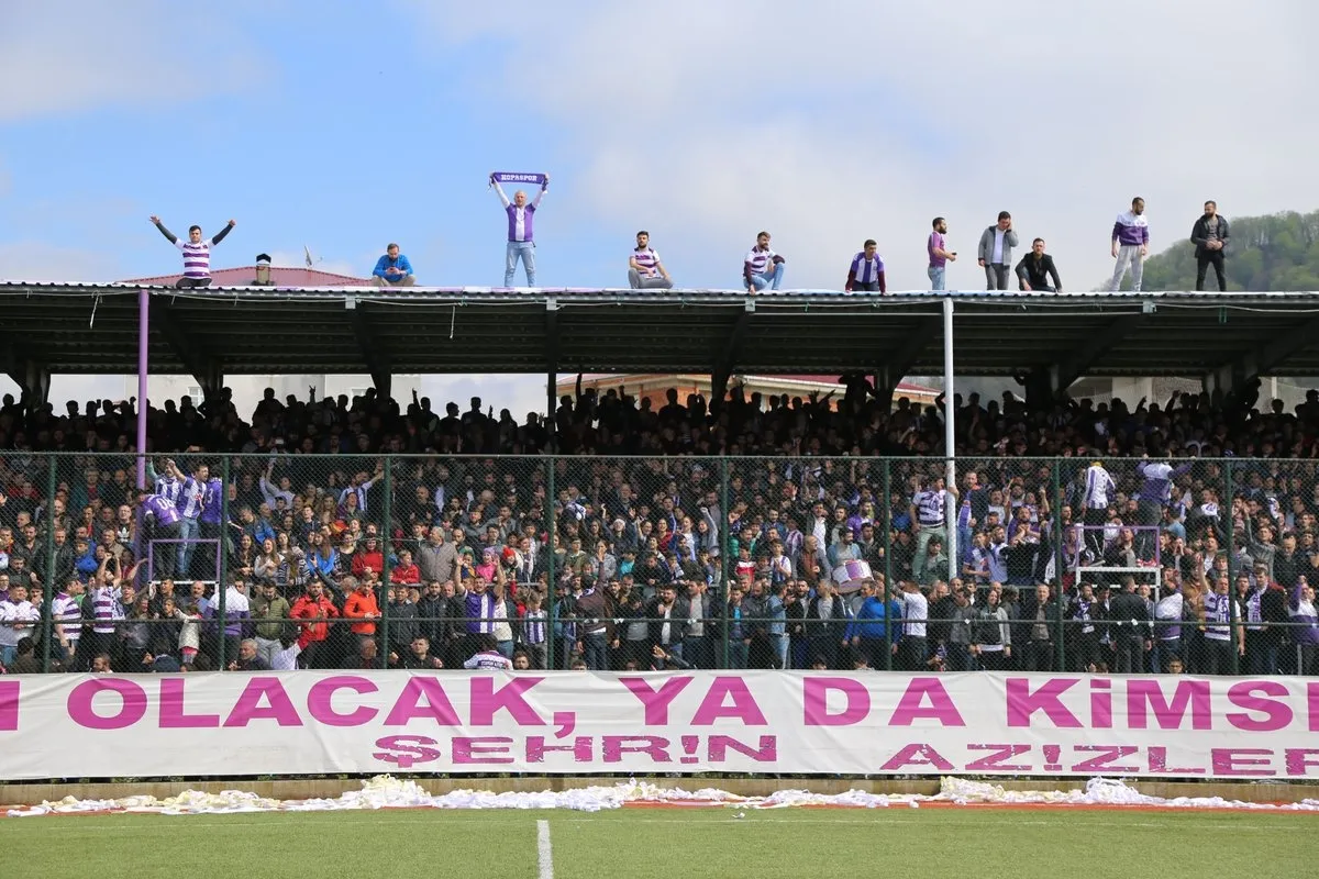 Taraftarlar maçı çatıdan izledi! - 5
