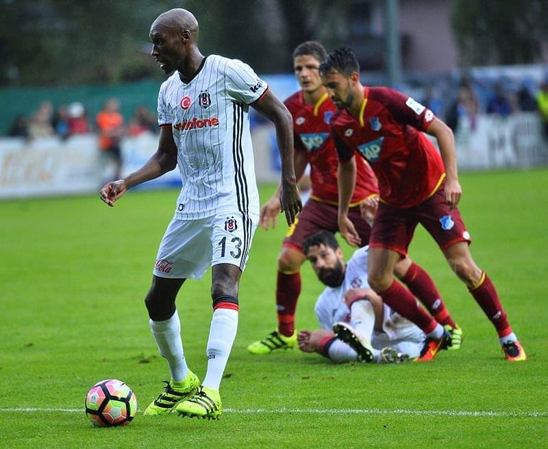 Yeni transferler forma bekliyor