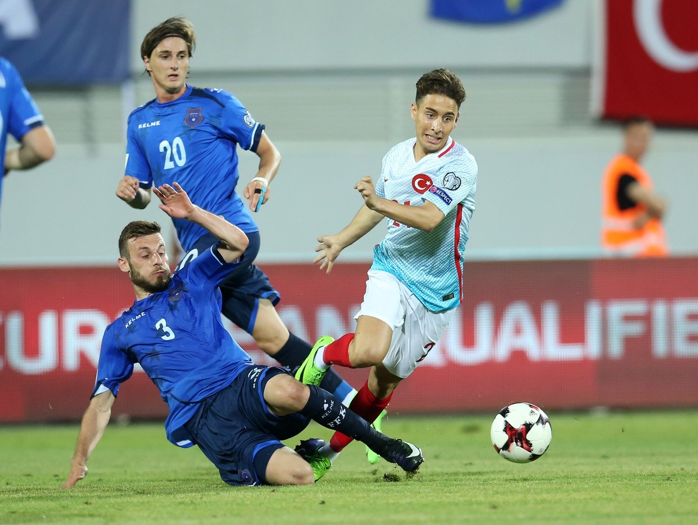 Fenerbahçe’den Emre Mor’a teklif