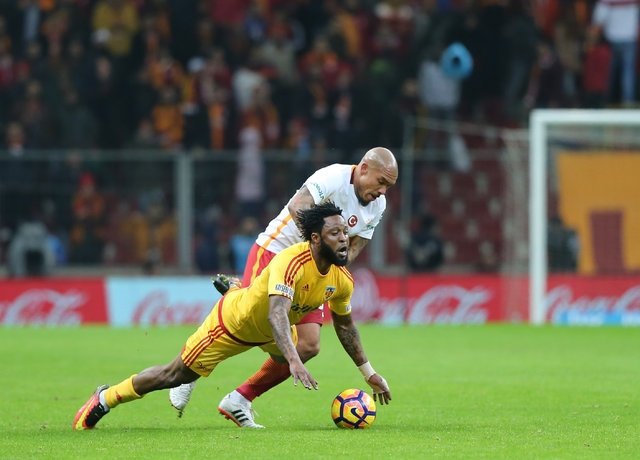 G.Saray’ın yıldızı Türkiye’den ayrıldı!