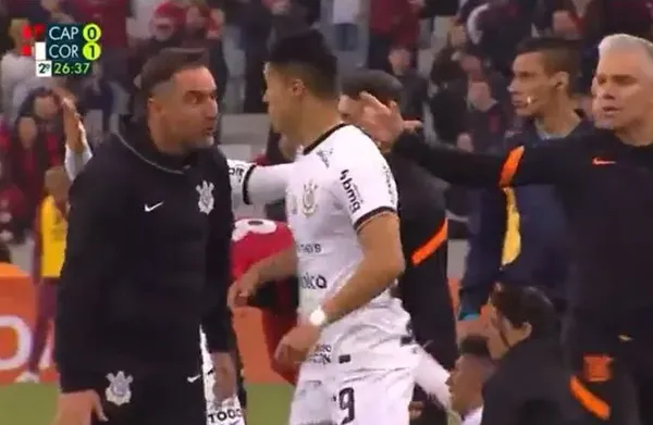 Fenerbahçe'nin eski teknik direktörü Vitor Pereira'dan olay hareket! - 1