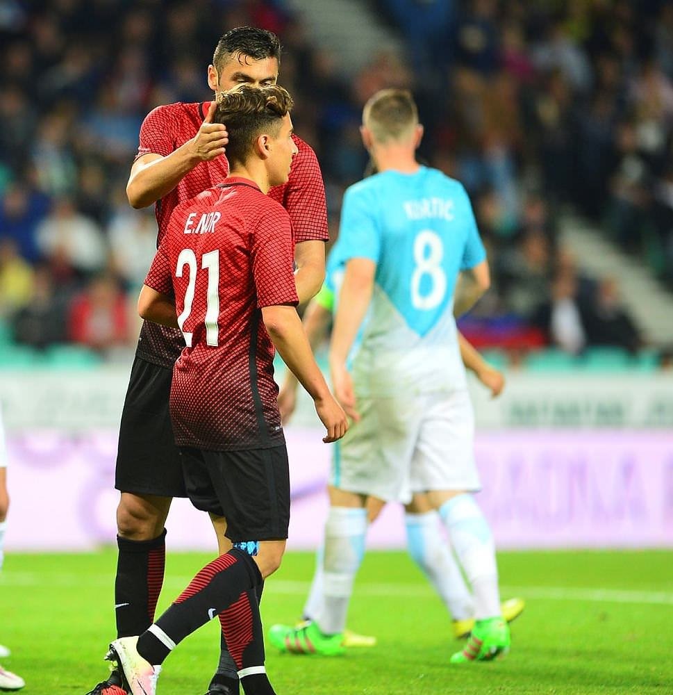 Borussia Dortmund’a transfer olan Emre Mor tarihe geçti!