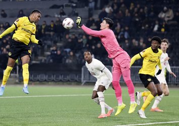 Berke Özer yine penaltı kurtardı!