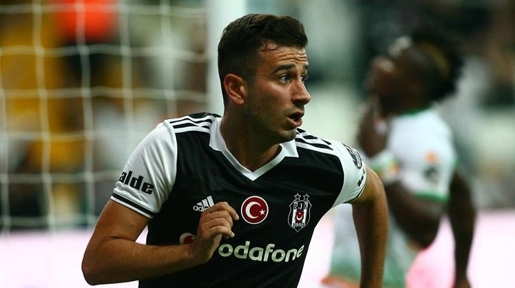 Beşiktaş’ın yıldızlarını izlemeye geliyorlar