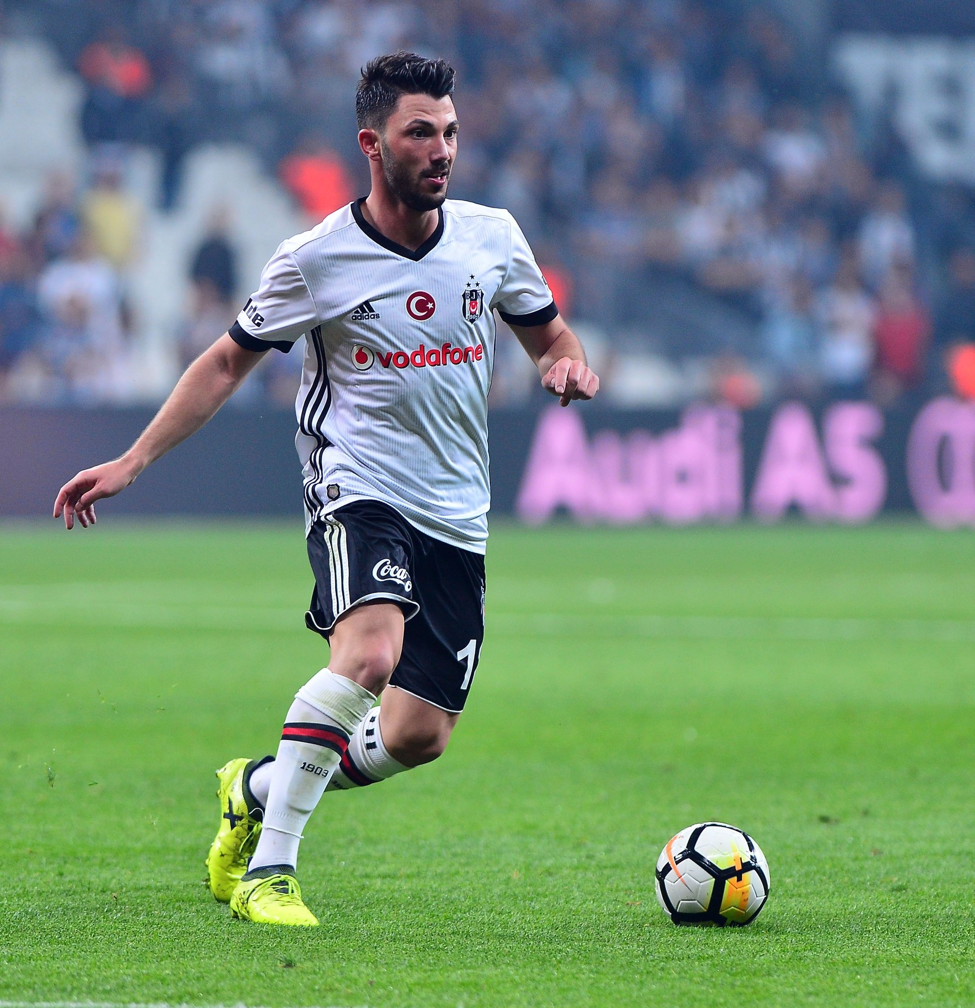 Beşiktaş’a Tolgay Arslan piyangosu!