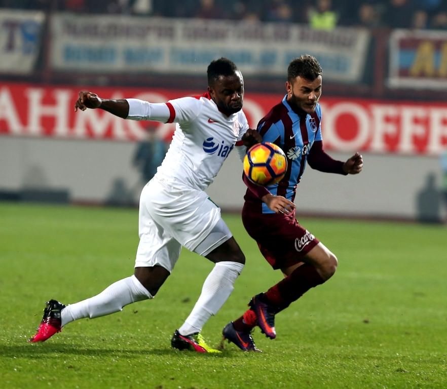 Trabzonspor-Antalyaspor karşılaşmasından kareler