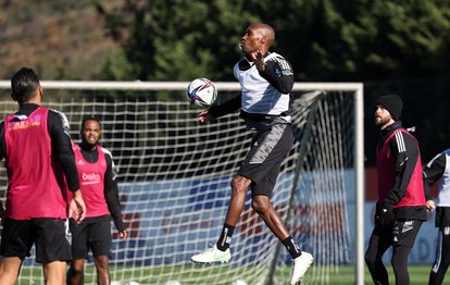 Beşiktaş Sergen Yalçın’sız ilk idmanını yaptı!