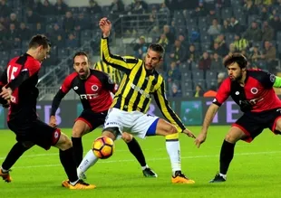 Fenerbahçe'de Robin van Persie şoku!