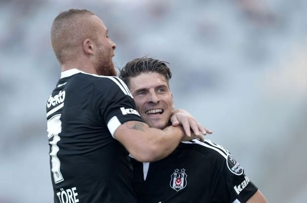 Gökhan Töre ve Mario Gomez Beşiktaş’a dönüyor