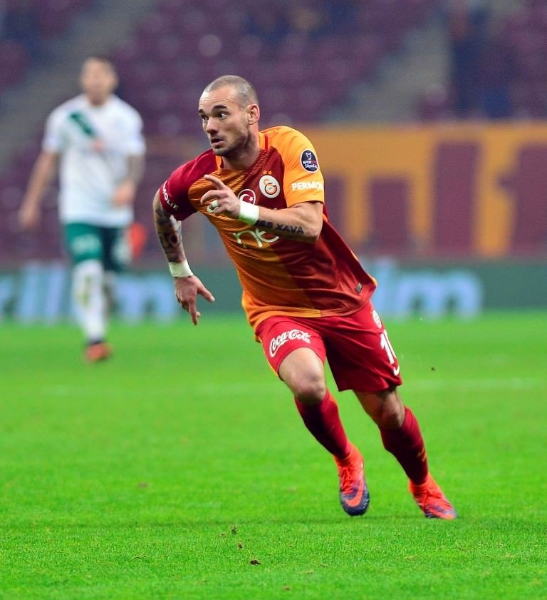 Galatasaray, Wesley Sneijder’i satıyor